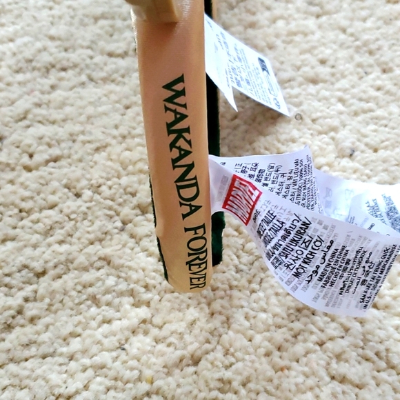 🆕️: DISNEY/MARVEL THEMED PARK (WAKANDA FOREVER) HEADBAND - Picture 2 of 6